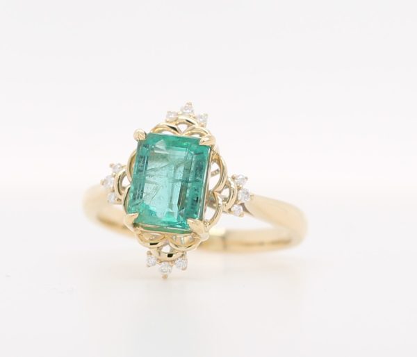 Lilian 2ct Emerald Gold Ring