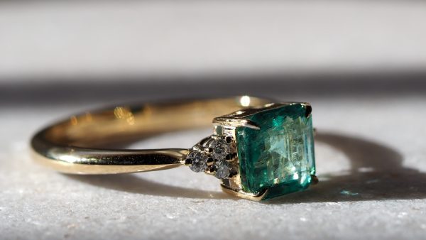 Eloise Emerald Gold ring