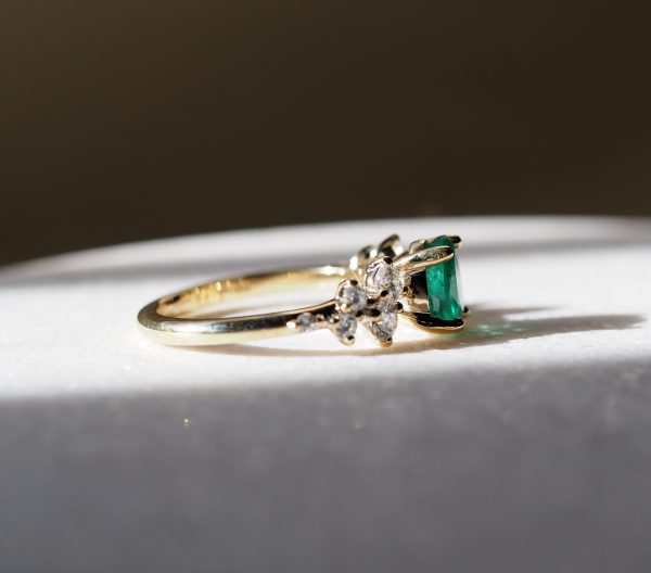 Athena Emerald ring scatter band